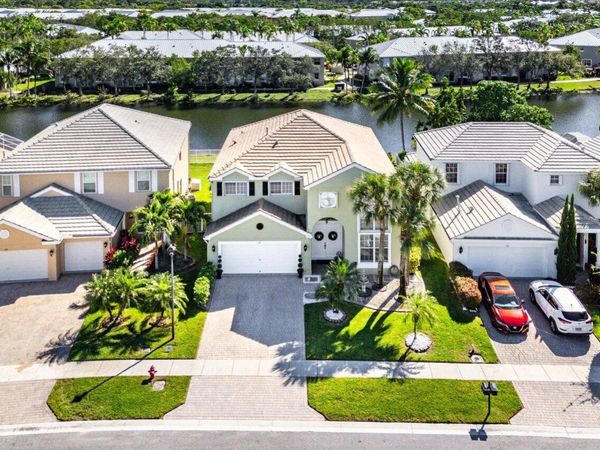 144 Kensington Way, Royal Palm Beach, FL 33414