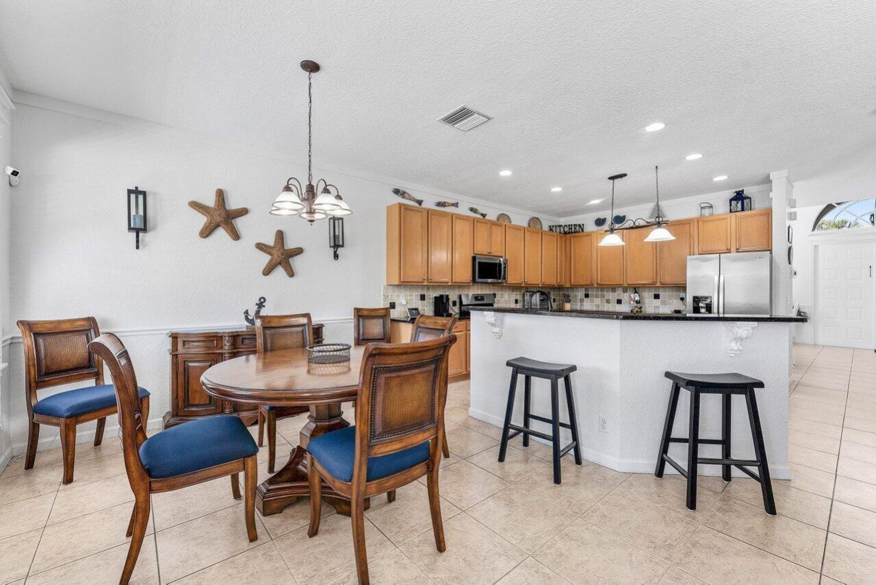 144 Kensington Way, Royal Palm Beach, FL 33414 Photo