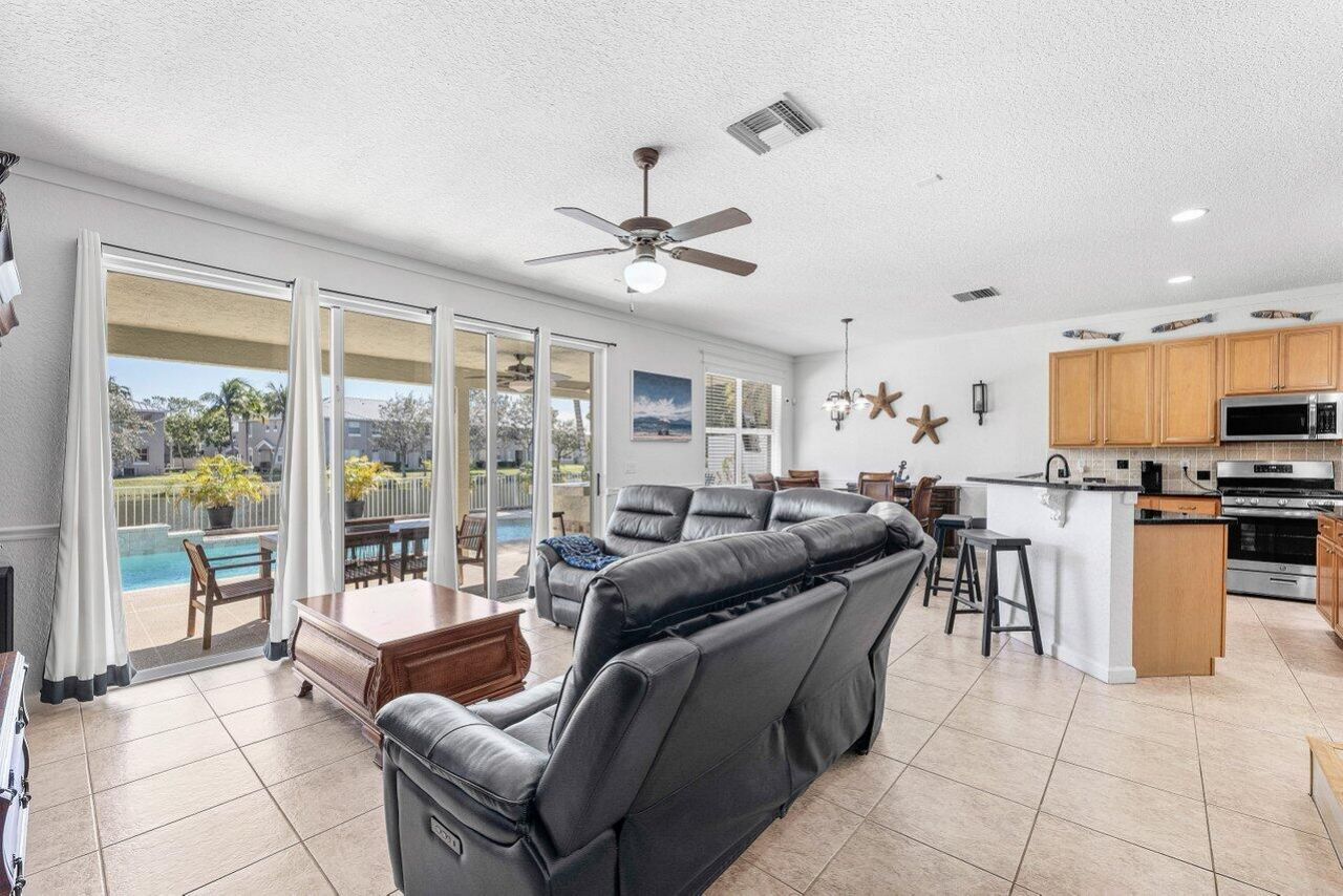 144 Kensington Way, Royal Palm Beach, FL 33414 Photo