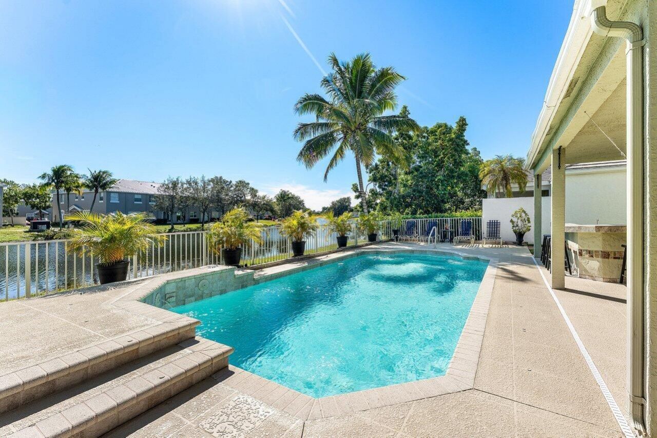 144 Kensington Way, Royal Palm Beach, FL 33414 Photo