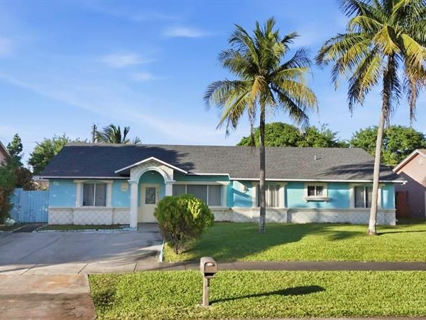 561 NE 38th Street, Deerfield Beach, FL 33064