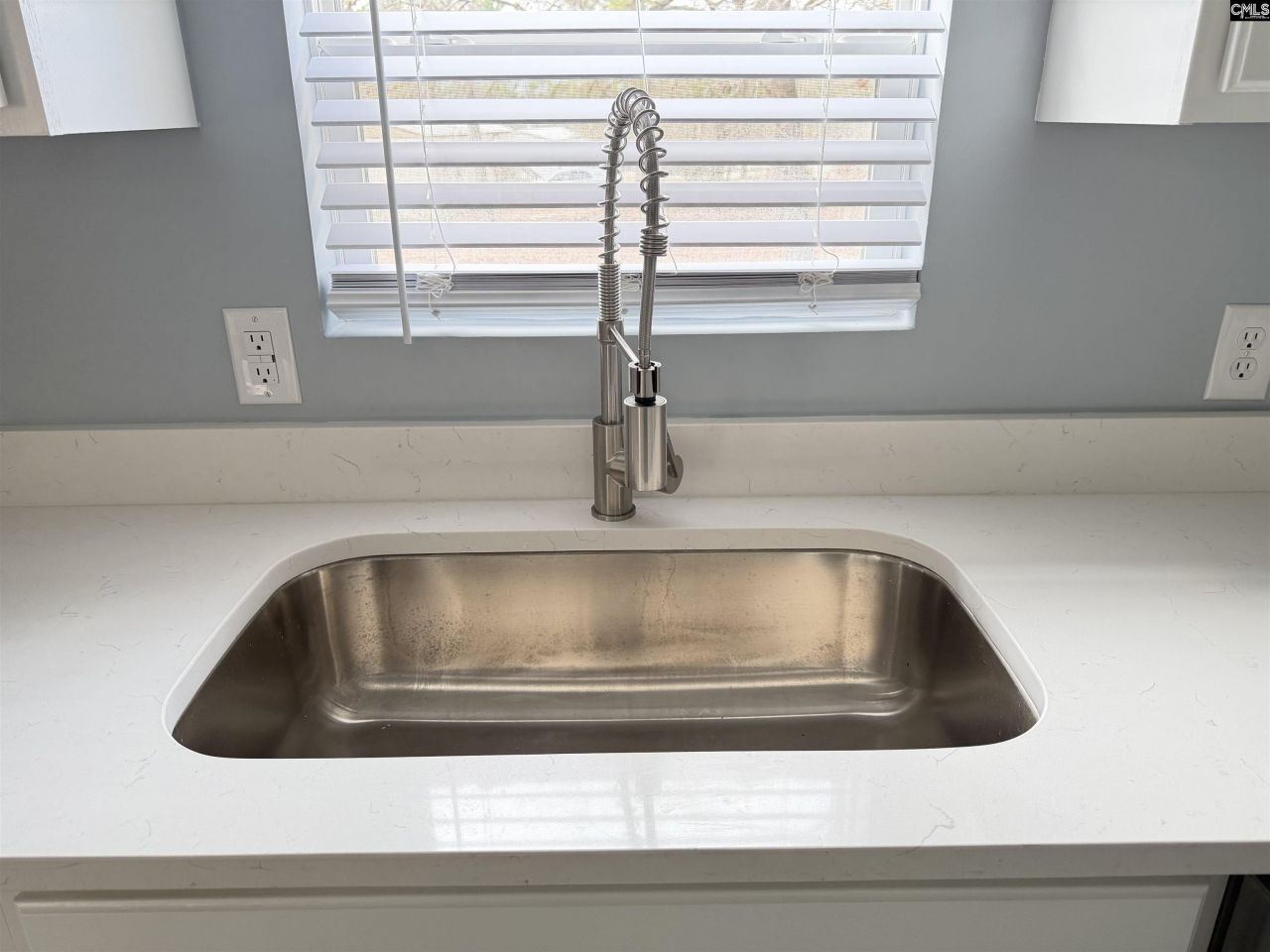 154 Kyle Road Photo 11