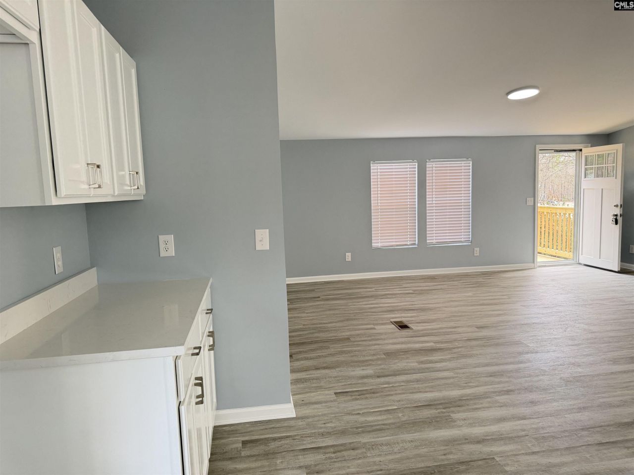 154 Kyle Road Photo 12