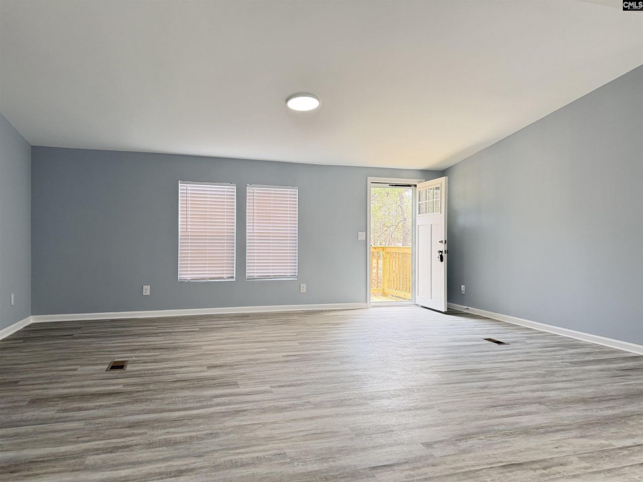 154 Kyle Road Photo 4