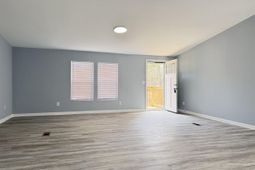 154 Kyle Road photo 4