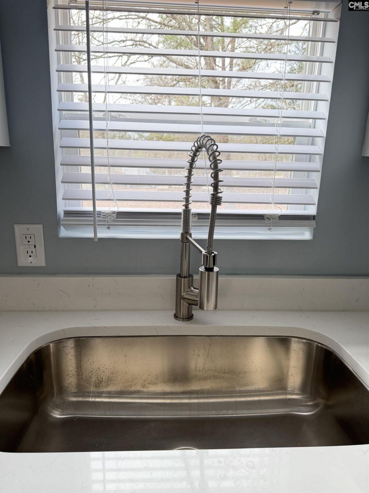 154 Kyle Road Photo 6