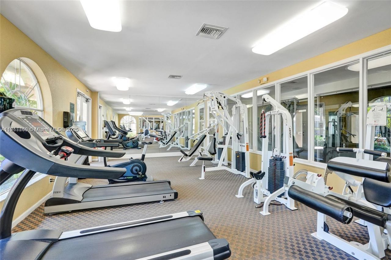 22102 Glenmoor Dr, Unit 102, West Palm Beach, FL 33409 Photo