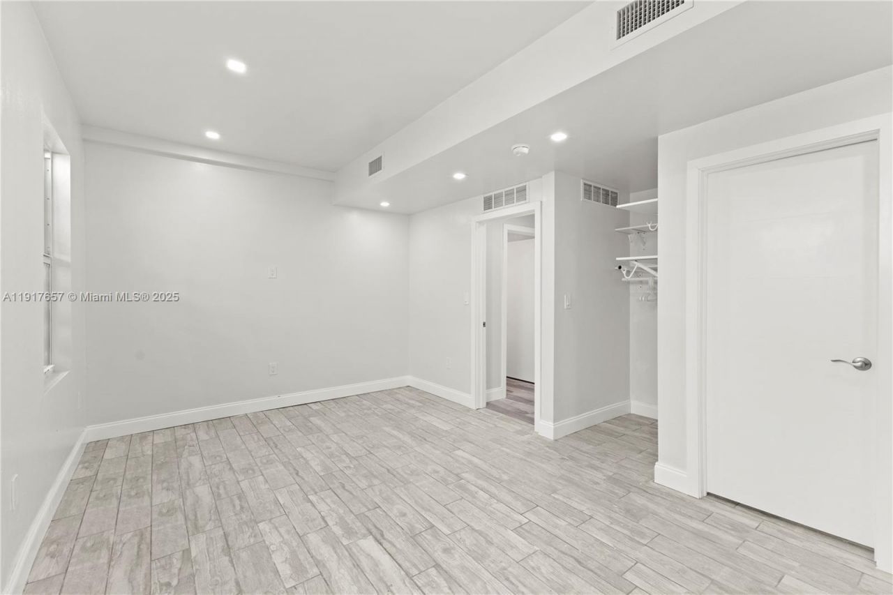 305 NW 58th St, Miami, FL 33127 Photo