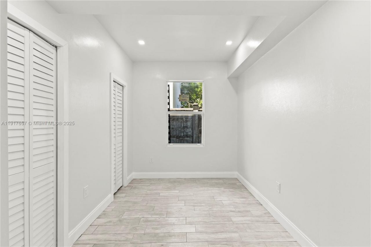 305 NW 58th St, Miami, FL 33127 Photo