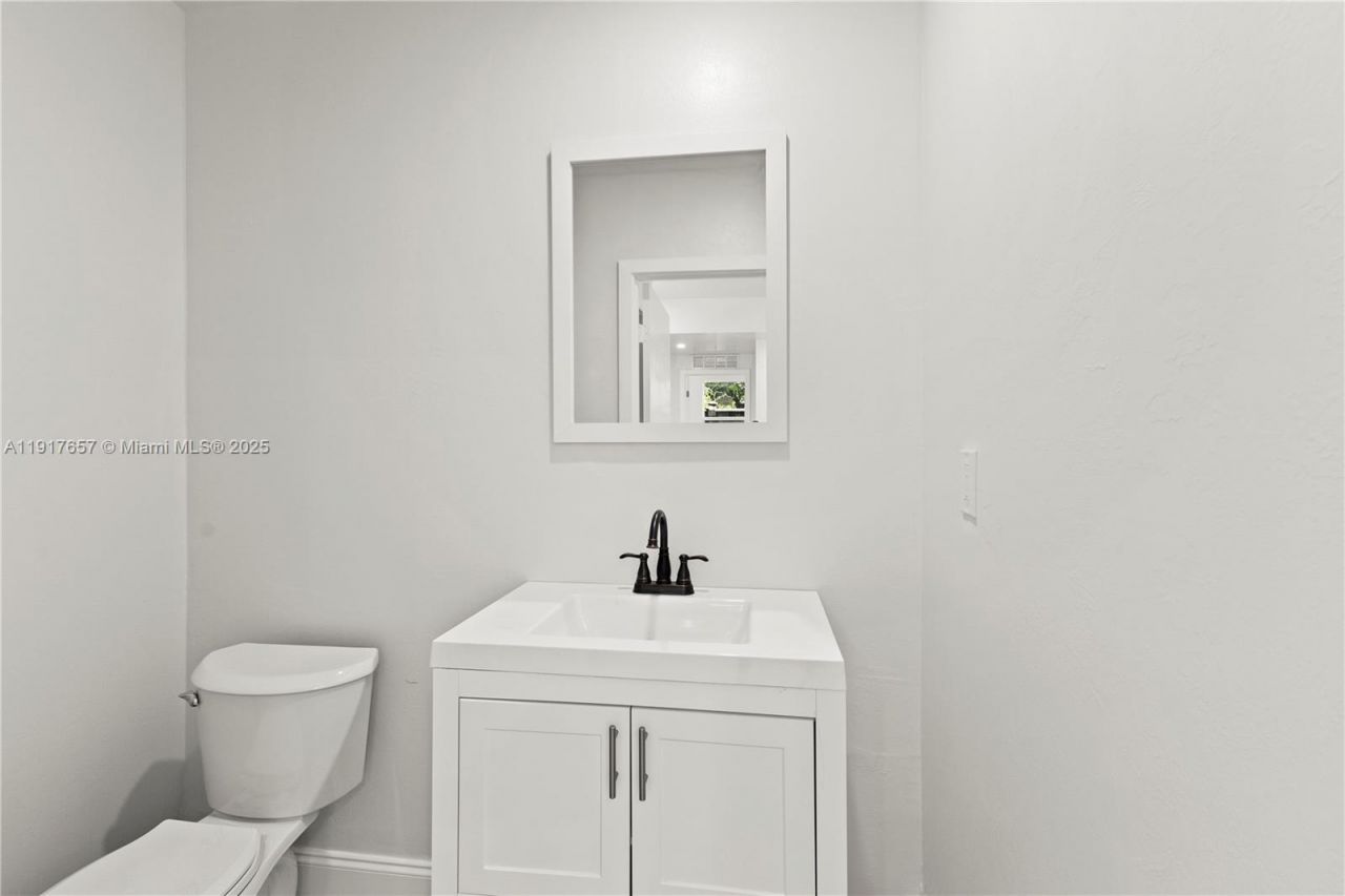 305 NW 58th St, Miami, FL 33127 Photo