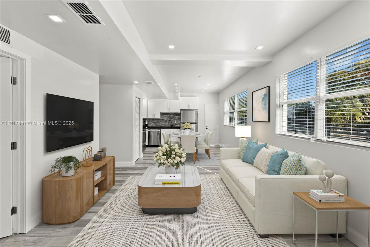 305 NW 58th St, Miami, FL 33127 Photo