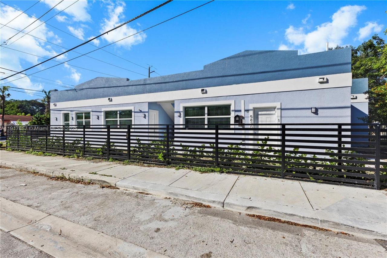 305 NW 58th St, Miami, FL 33127 Photo
