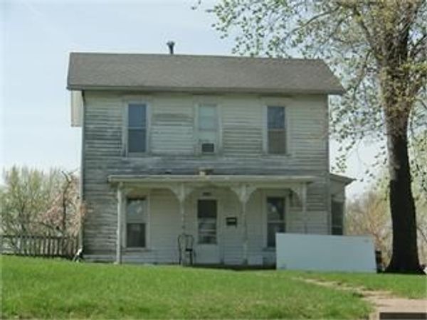1216 SMALLEY ST, Muscatine, IA 52761