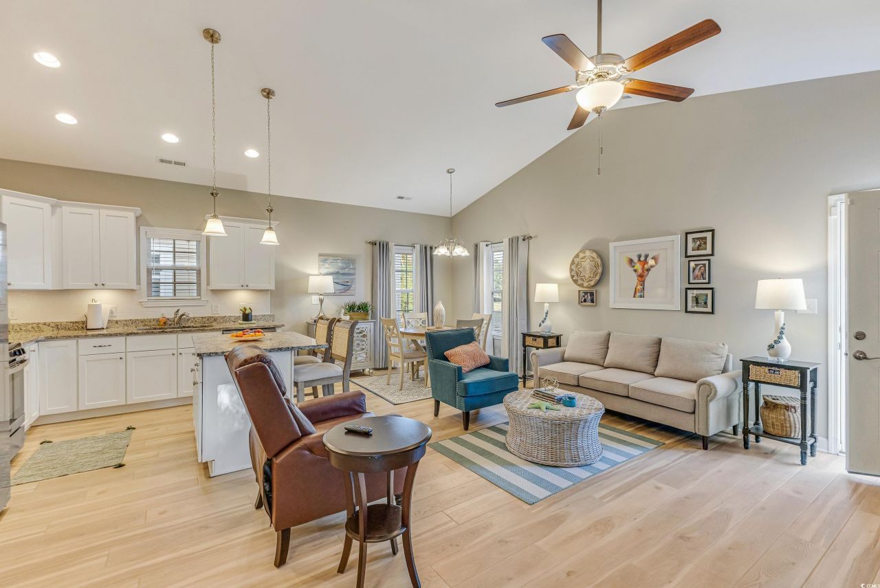 4420 Grande Harbour Blvd. Photo 6