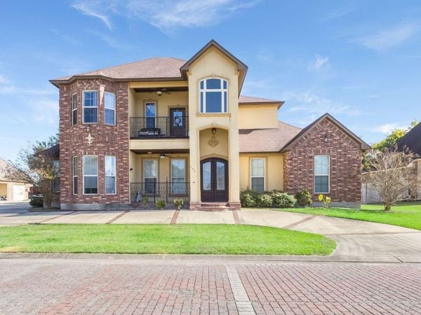105 Gated Trinity Court, Lafayette, LA 70506