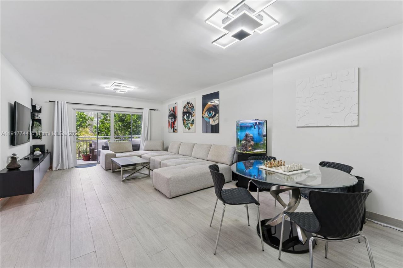 4400 Hillcrest Dr, Unit 303B, Hollywood, FL 33021 Photo