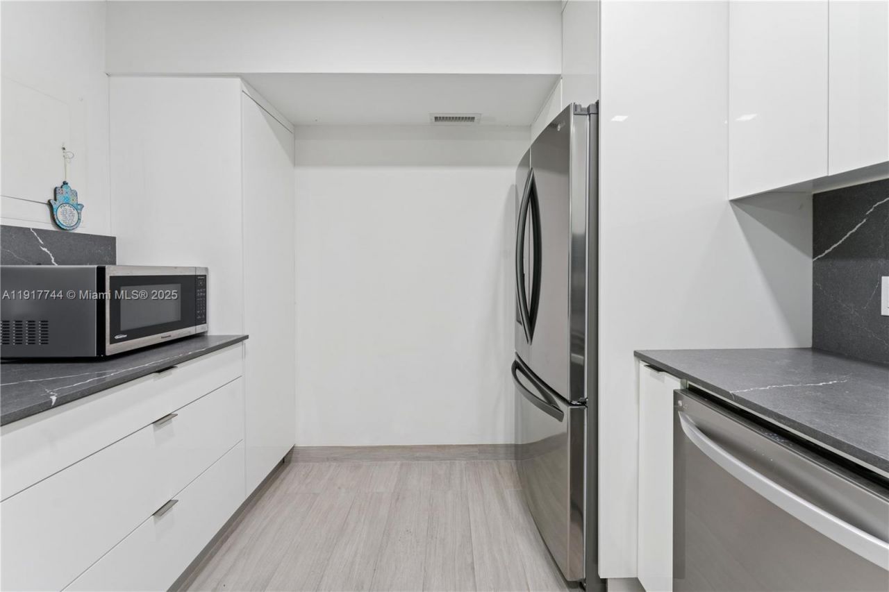 4400 Hillcrest Dr, Unit 303B, Hollywood, FL 33021 Photo