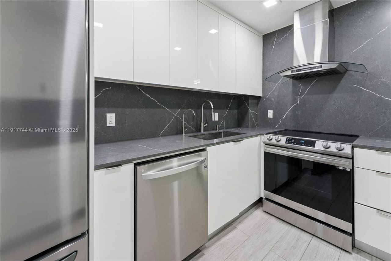 4400 Hillcrest Dr, Unit 303B, Hollywood, FL 33021 Photo