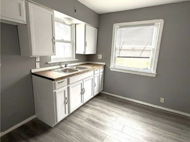 17312 Glendale Avenue, Cleveland, OH 44128 Photo 10