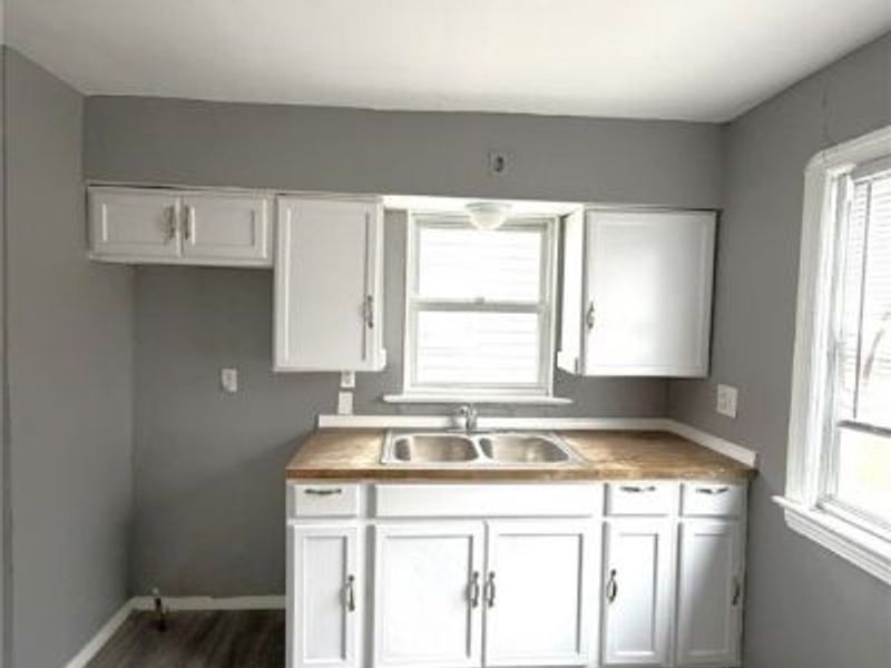 17312 Glendale Avenue, Cleveland, OH 44128 Photo 9