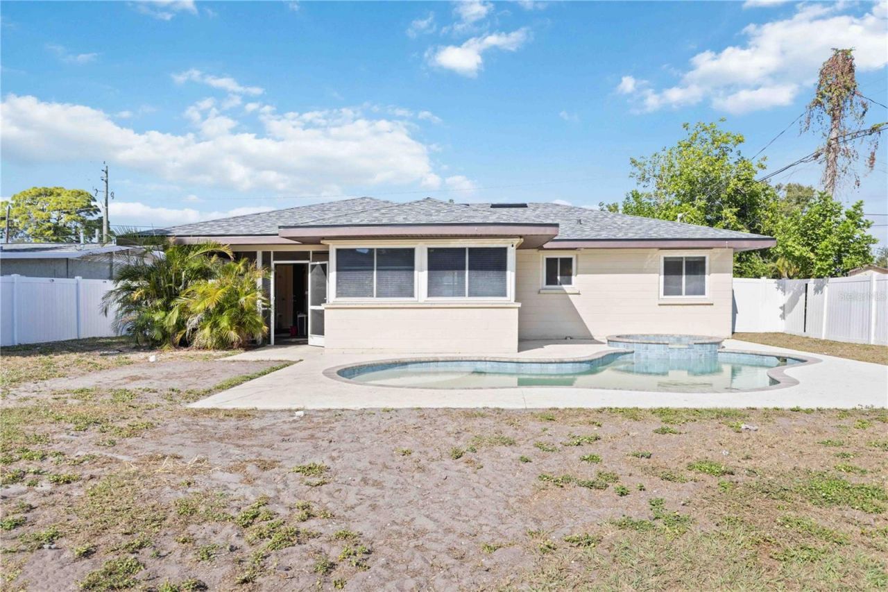 2811 17th Avenue W, Bradenton, FL 34205 Photo