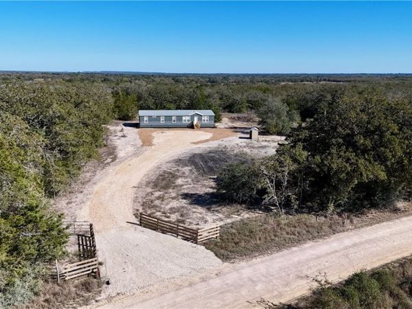 1727 Davis Road, Flatonia, TX 78949