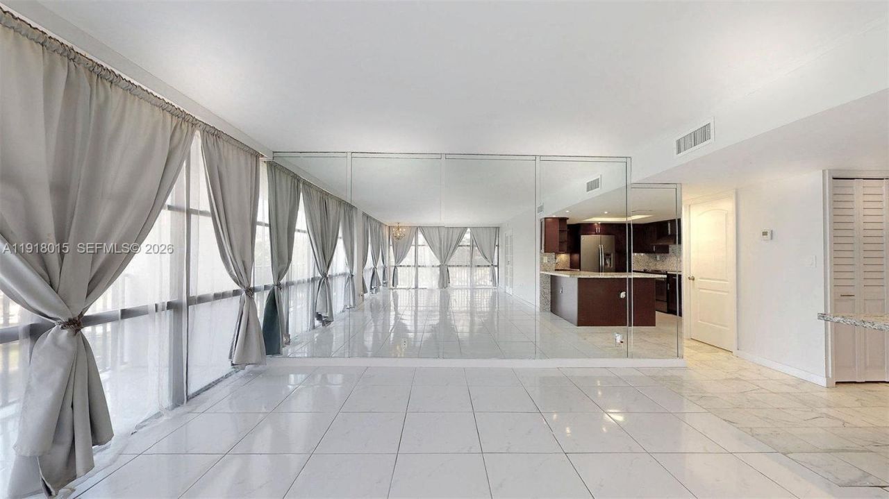 1000 Parkview Dr, Unit 431, Hallandale Beach, FL 33009 Photo