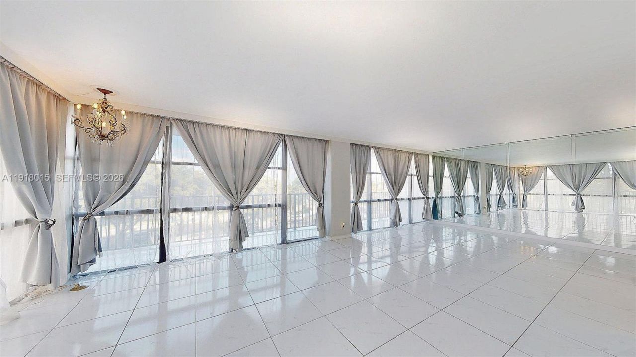 1000 Parkview Dr, Unit 431, Hallandale Beach, FL 33009 Photo