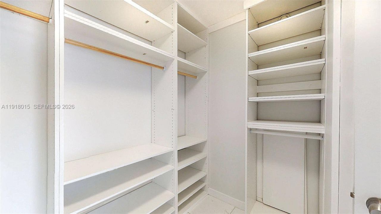 1000 Parkview Dr, Unit 431, Hallandale Beach, FL 33009 Photo