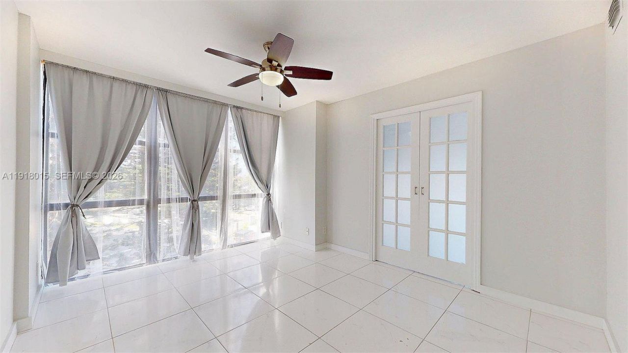 1000 Parkview Dr, Unit 431, Hallandale Beach, FL 33009 Photo