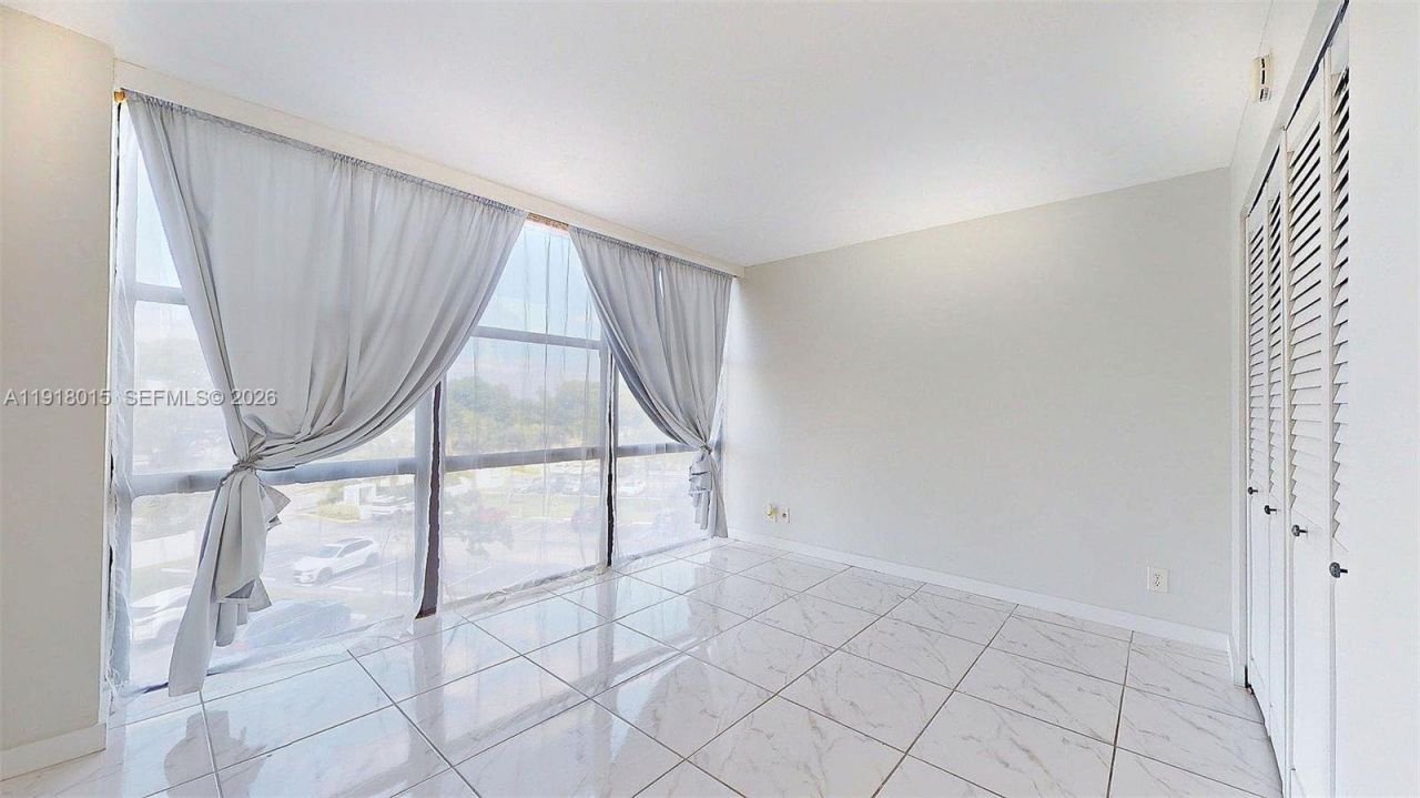 1000 Parkview Dr, Unit 431, Hallandale Beach, FL 33009 Photo