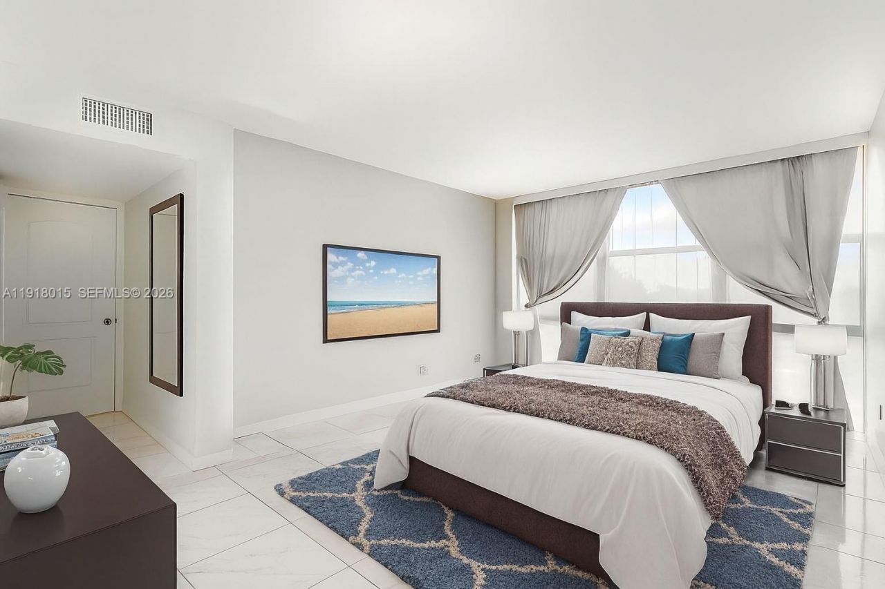 1000 Parkview Dr, Unit 431, Hallandale Beach, FL 33009 Photo