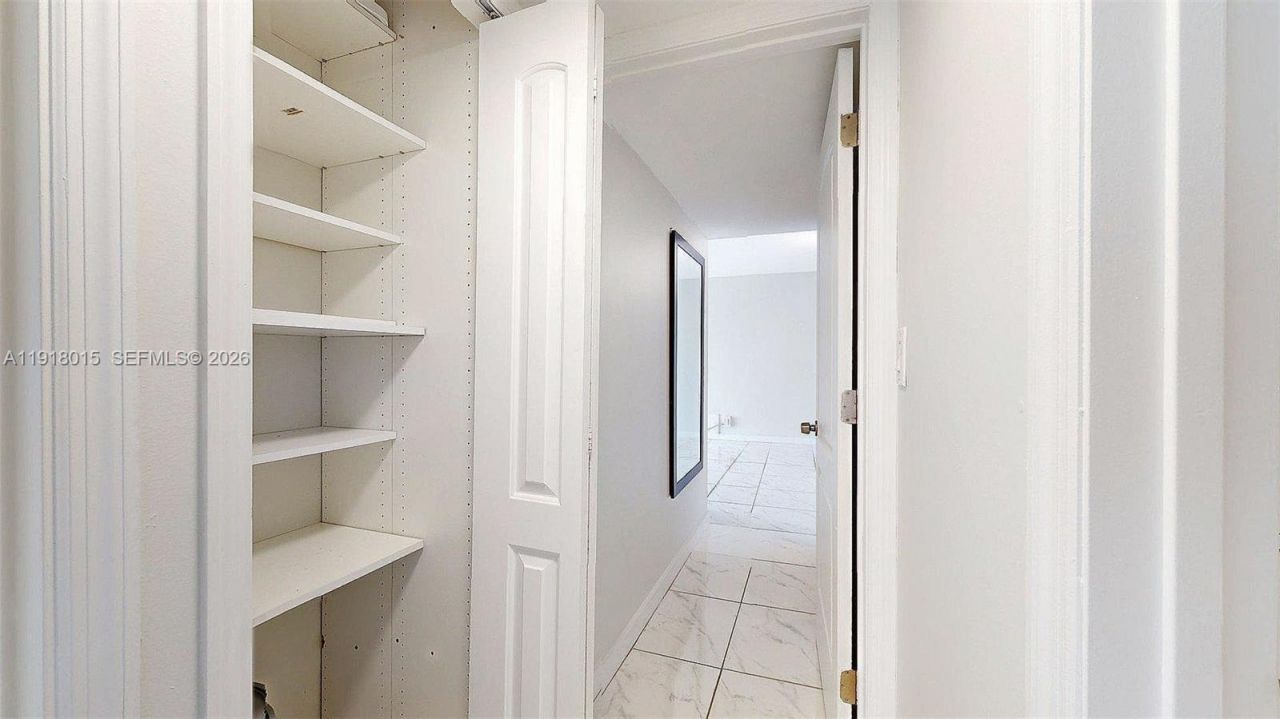 1000 Parkview Dr, Unit 431, Hallandale Beach, FL 33009 Photo