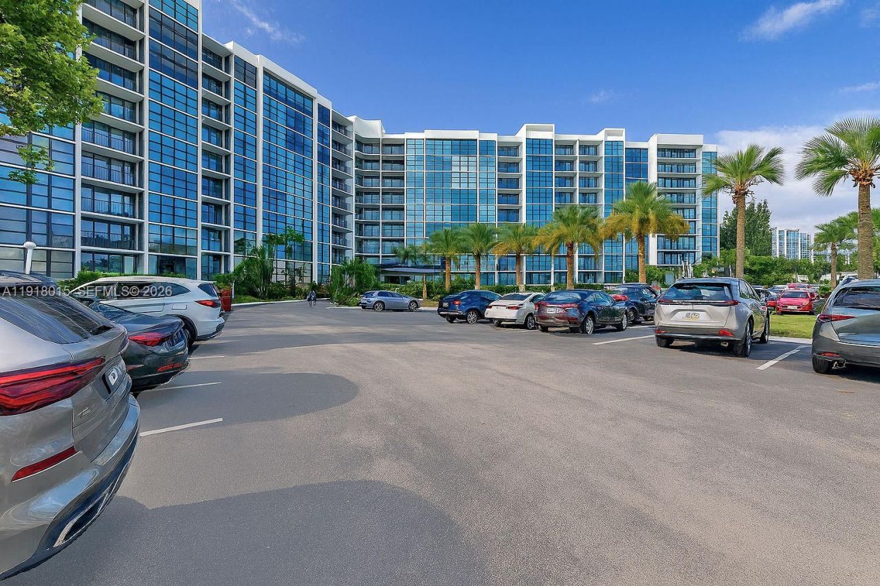 1000 Parkview Dr, Unit 431, Hallandale Beach, FL 33009 Photo