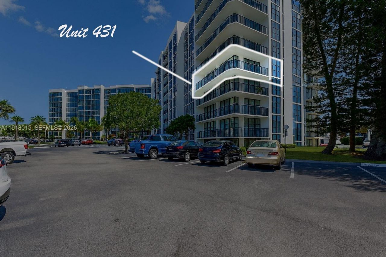 1000 Parkview Dr, Unit 431, Hallandale Beach, FL 33009 Photo