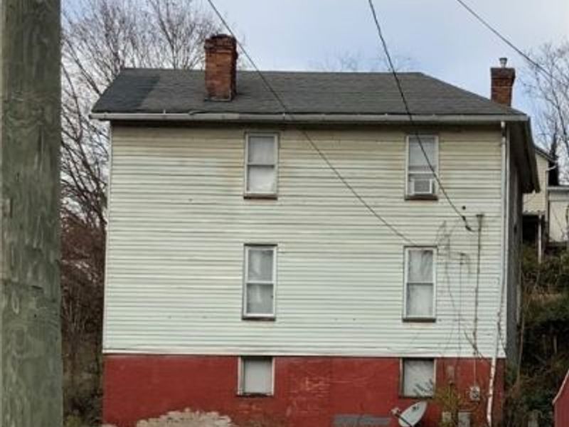 809 Bradshaw Avenue, Unit Rear, East Liverpool, OH 43920 Photo 2