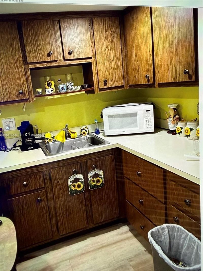 Please Call For Address, Unit 707, Hialeah, FL 33012 Photo