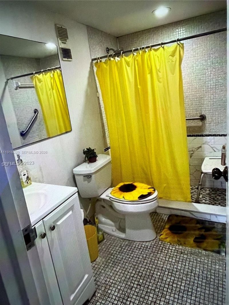 Please Call For Address, Unit 707, Hialeah, FL 33012 Photo