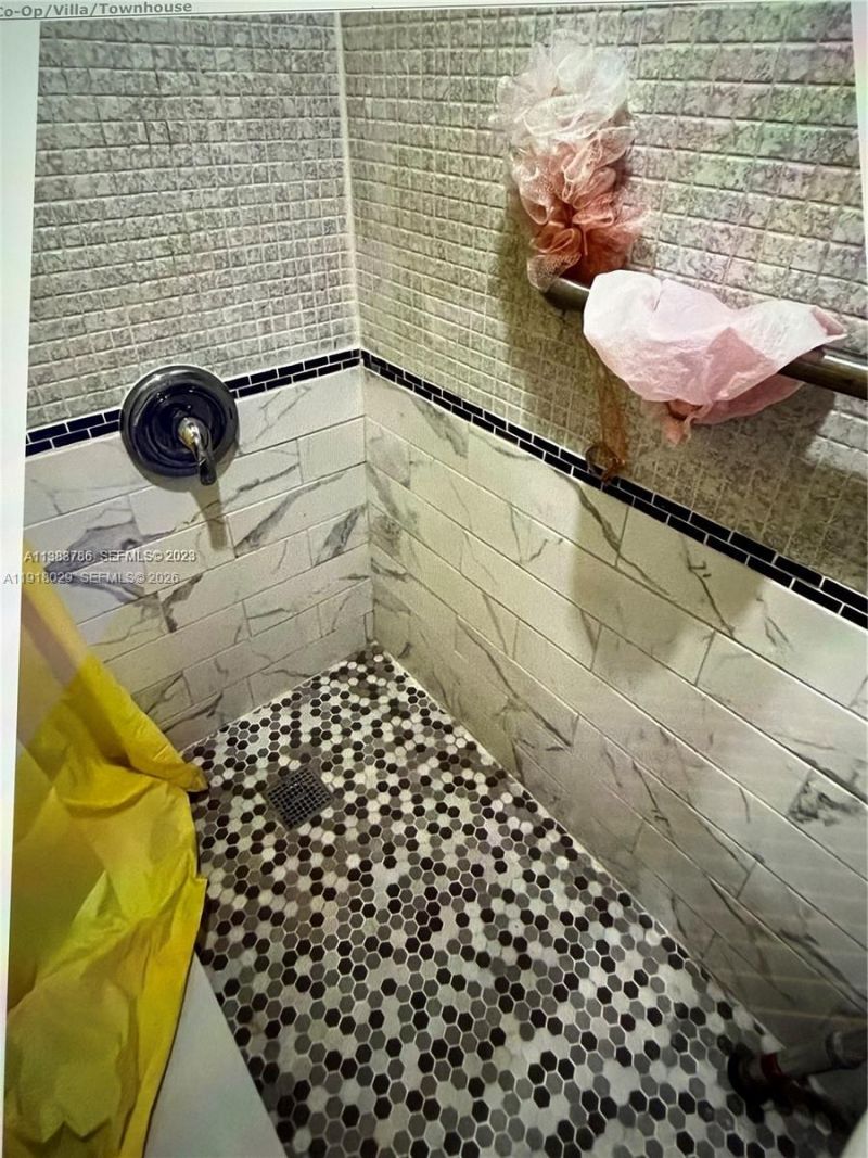 Please Call For Address, Unit 707, Hialeah, FL 33012 Photo