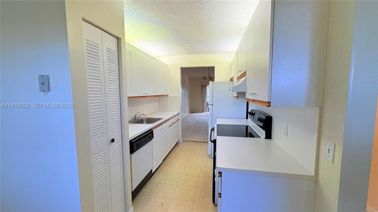 12900 SW 13th St, Unit 413E, Pembroke Pines, FL 33027 Photo
