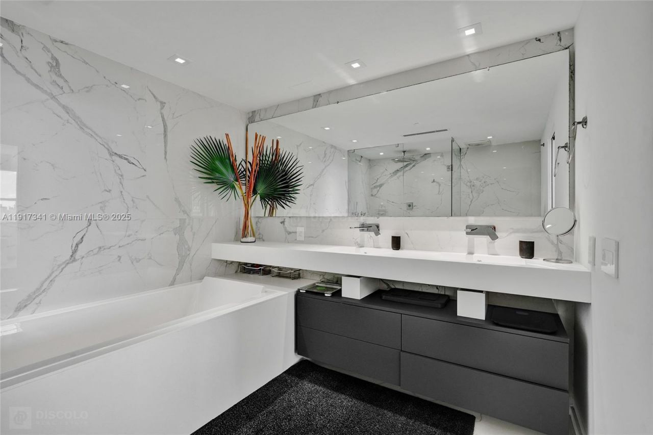 650 West Ave, Unit PH01, Miami Beach, FL 33139 Photo