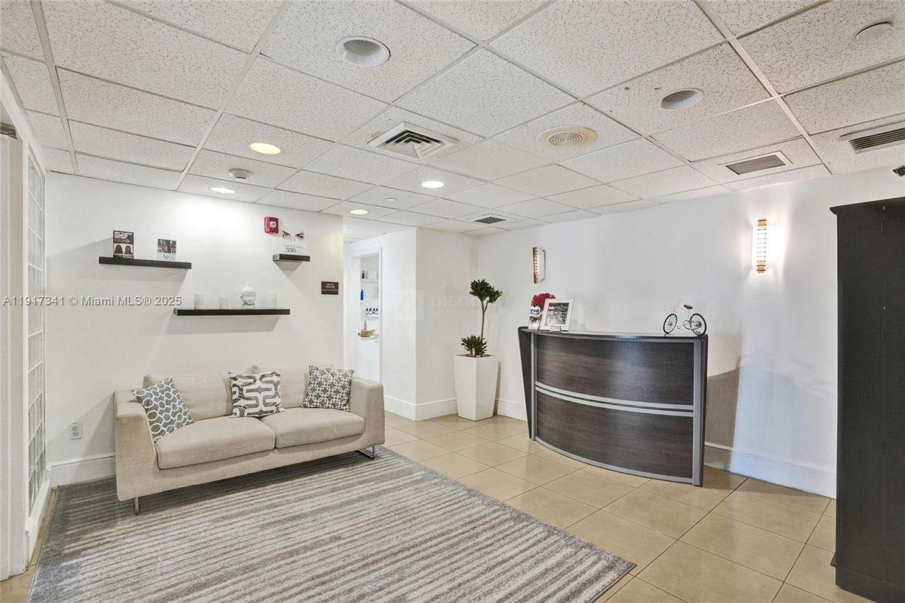 650 West Ave, Unit PH01, Miami Beach, FL 33139 Photo