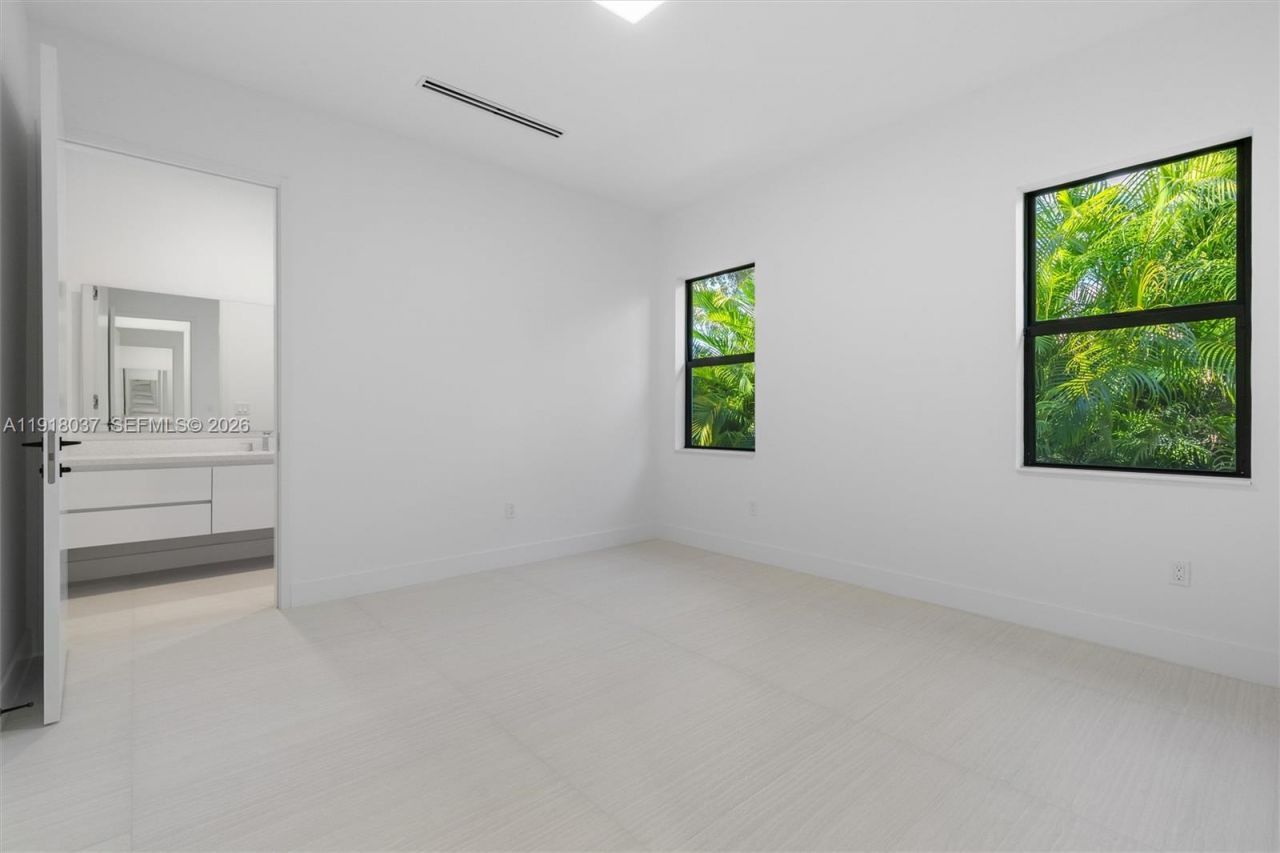 8240 SW 193rd Terrace, Cutler Bay, FL 33157 Photo