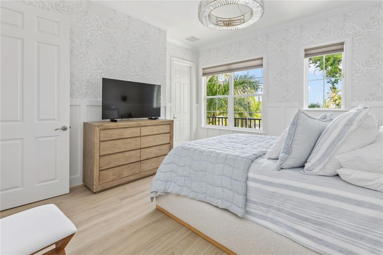 8008 Midnight Pass Road, Sarasota, FL 34242 Photo