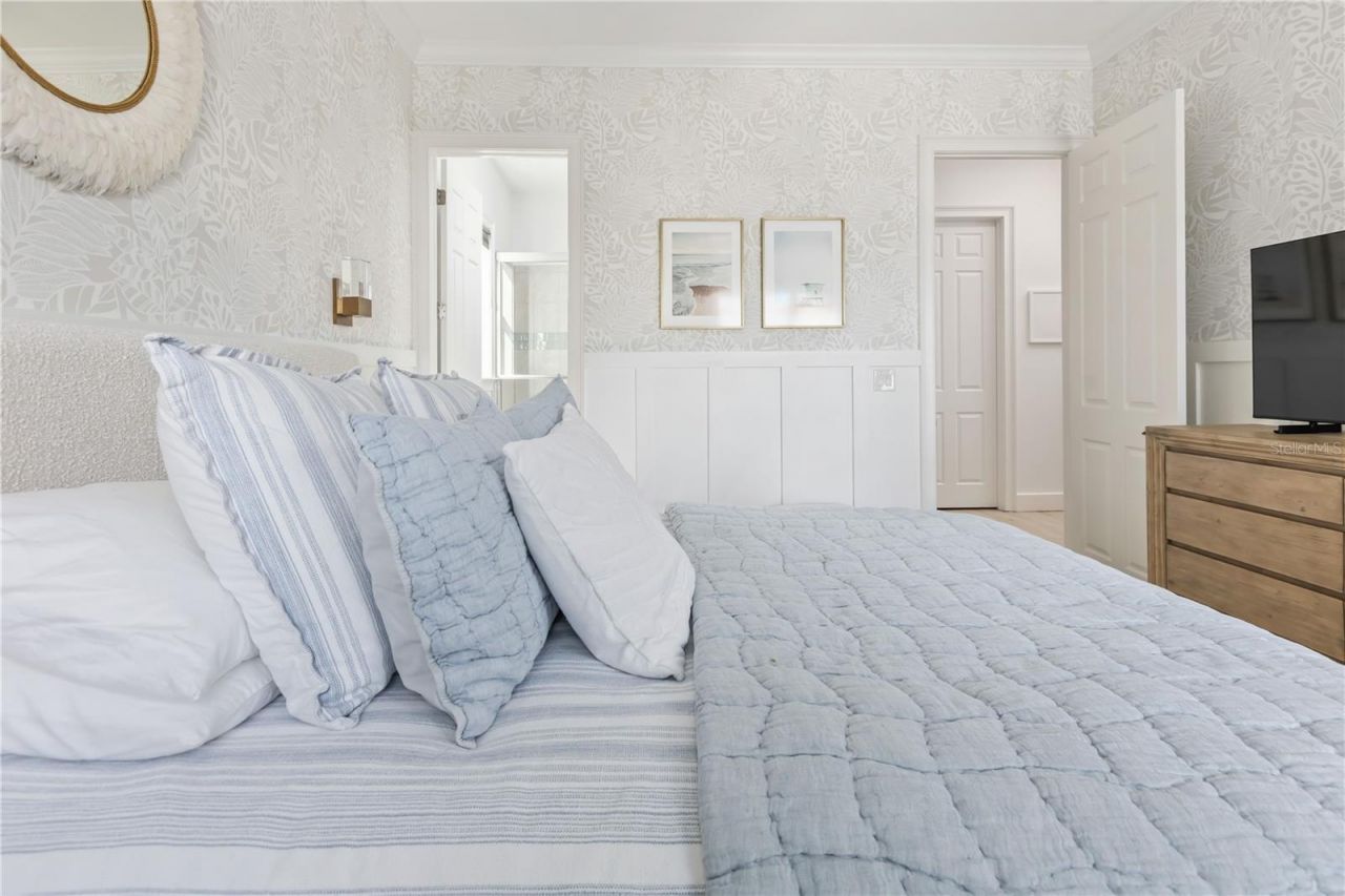 8008 Midnight Pass Road, Sarasota, FL 34242 Photo