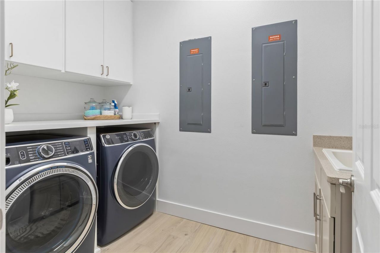 8008 Midnight Pass Road, Sarasota, FL 34242 Photo