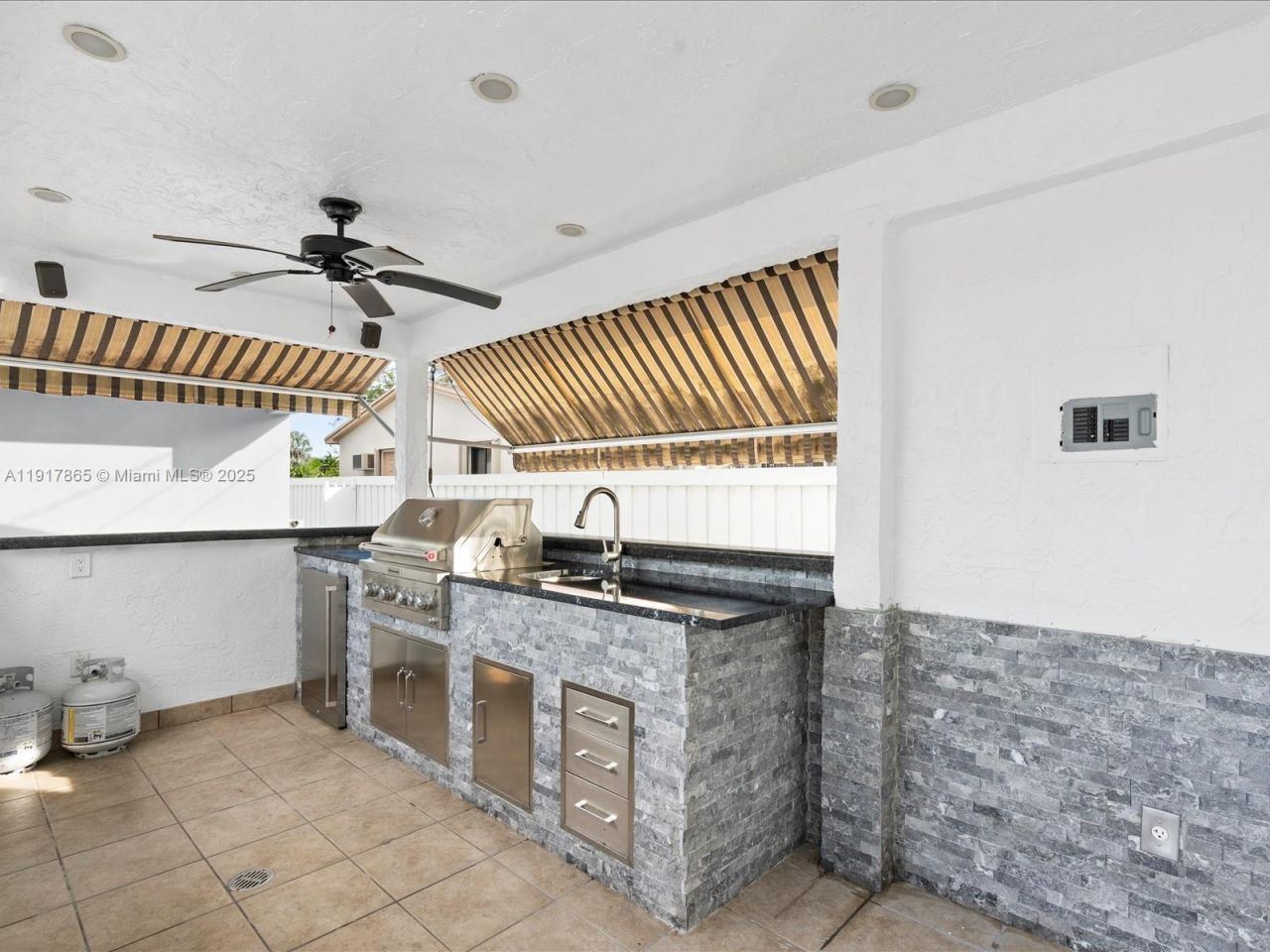 6820 SW 9th St, Pembroke Pines, FL 33023 Photo