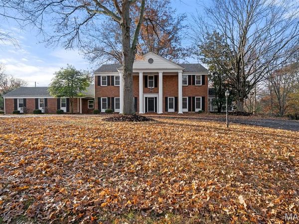 849 Bluespring Lane, Frontenac, MO 63131