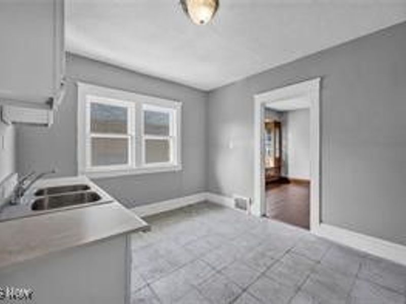 2997 E 130th Street, Cleveland, OH 44120 Photo 11