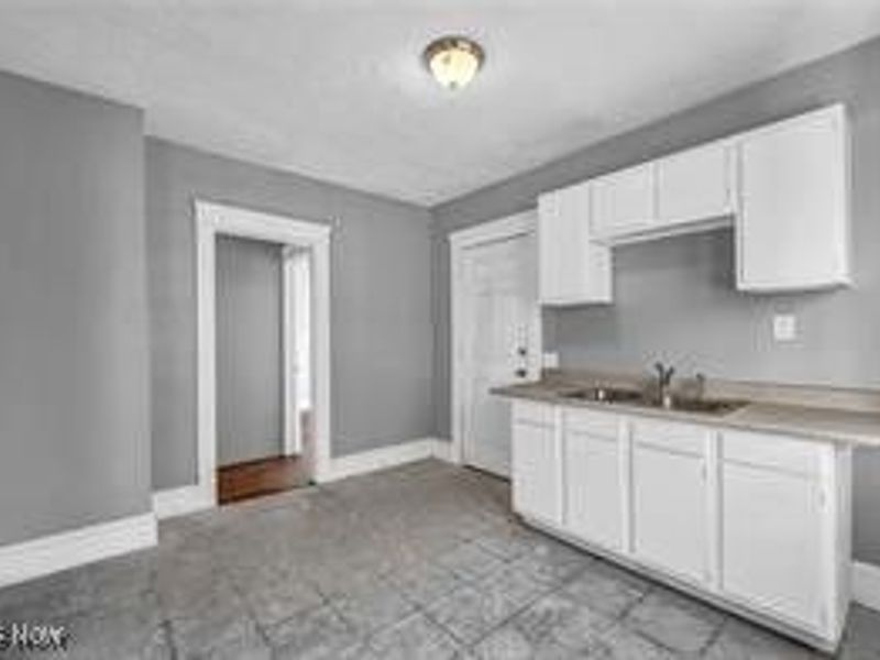 2997 E 130th Street, Cleveland, OH 44120 Photo 12